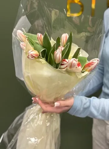 Монобукет 11 тюльпанов &laquo;Карамелька&raquo; от интернет-магазина цветов в Ижевске