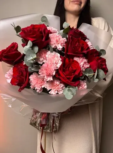 Букет с Французскими розами &laquo;Купидон&raquo; от интернет-магазина цветов в Ижевске