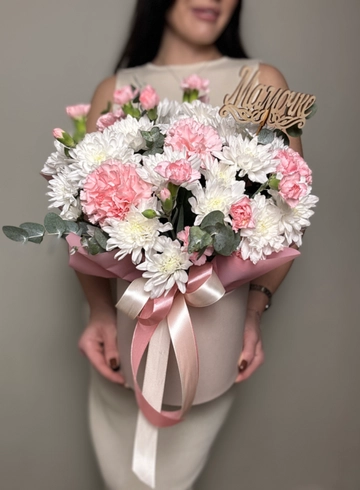 Композиция с топпером  от интернет-магазина цветов в Ижевске