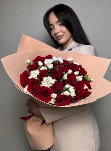 Букет с красными розами &laquo;Признание в любви&raquo; от интернет-магазина цветов в Ижевске