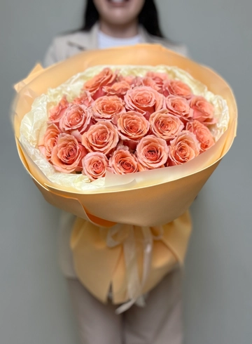 Букет из 23 Эквадорских роз  от интернет-магазина цветов в Ижевске