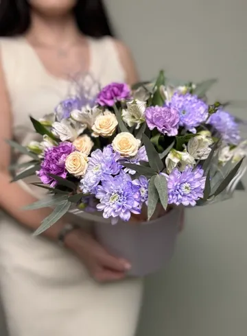 Композиция в шляпной коробке &laquo;Северное сияние&raquo; от интернет-магазина цветов в Ижевске