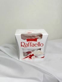Коробка конфет «Raffaello» от интернет-магазина «» в Ижевске