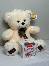 Подарок «Мишка + рафаэлло» от интернет-магазина «» в Ижевске