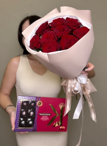 9 красных роз + коркунов от интернет-магазина цветов в Ижевске