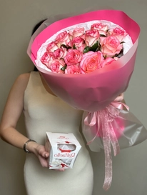 15 роз + рафаэлло от интернет-магазина «» в Ижевске
