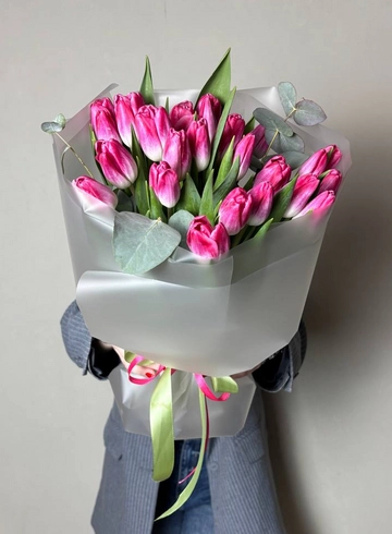 Букет 25 тюльпанов от интернет-магазина цветов в Ижевске