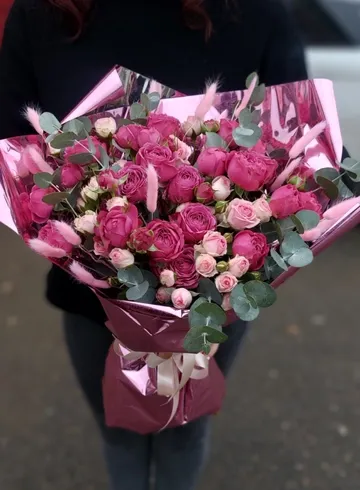 Букет 11 кустовых роз &laquo;Амели&raquo; от интернет-магазина цветов в Ижевске