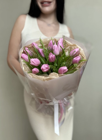 Букет 15 тюльпанов &laquo;Весеннее чудо&raquo; от интернет-магазина цветов в Ижевске