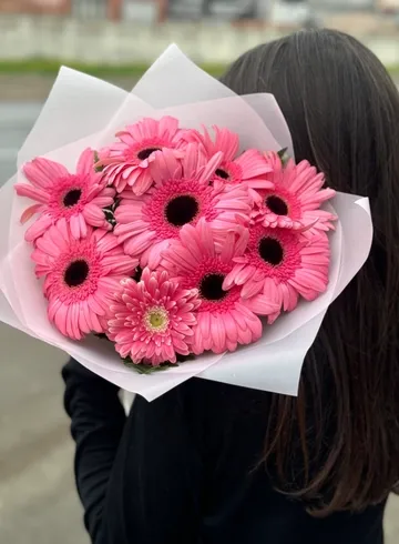 Букет 9 ярких Гербер  от интернет-магазина цветов в Ижевске