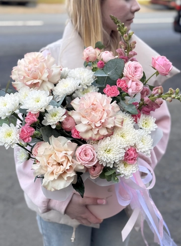 Композиция в шляпной коробке «Любовь с первого взгляда» от интернет-магазина цветов в Ижевске