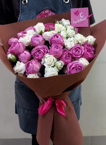 Монобукет из кустовых роз «С любовью» от интернет-магазина цветов в Ижевске