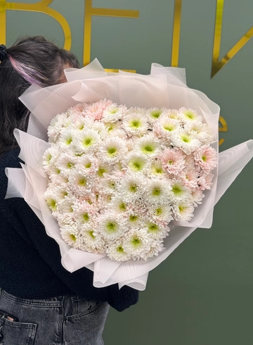 Букет &laquo;Сердце из хризантем&raquo; от интернет-магазина цветов в Ижевске