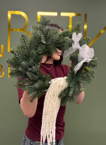 Венок с нобилисом  от интернет-магазина цветов в Ижевске