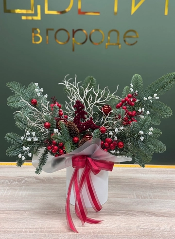 Новогодняя композиция с нобилисом #3 от интернет-магазина цветов в Ижевске