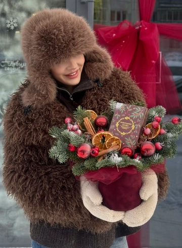 Новогодняя композиция с диффузором и нобилисом  от интернет-магазина цветов в Ижевске