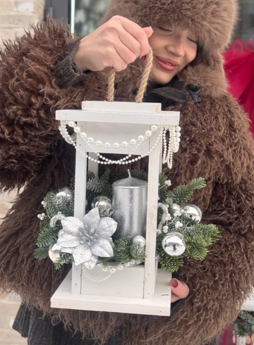 Фонарь зимний со свечой от интернет-магазина цветов в Ижевске