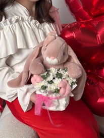 Комбо набор - Зайка + цветочная композиция от интернет-магазина «» в Ижевске