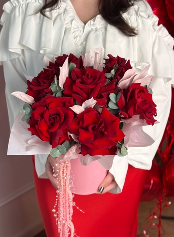 Композиция с французскими розами &laquo;Огненное сердце&raquo; от интернет-магазина цветов в Ижевске