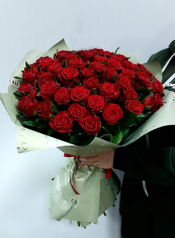 Букет из 51 розы в ассортименте  от интернет-магазина цветов в Ижевске