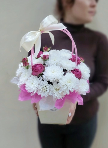 Композиция в сумочке «Ты-Счастье» от интернет-магазина цветов в Ижевске