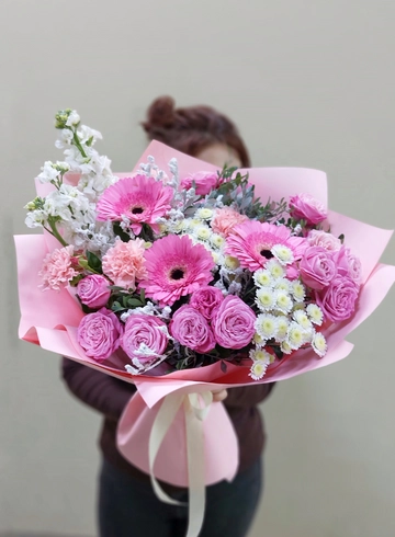 Сборный букет «Розовый бум» от интернет-магазина цветов в Ижевске