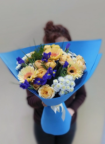 Сборный букет «Фиерия» от интернет-магазина цветов в Ижевске