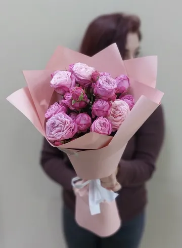 Монобукет из кустовых роз &laquo;Нежность&raquo; от интернет-магазина цветов в Ижевске