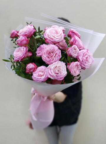 Монобукет из кустовых роз от интернет-магазина цветов в Ижевске