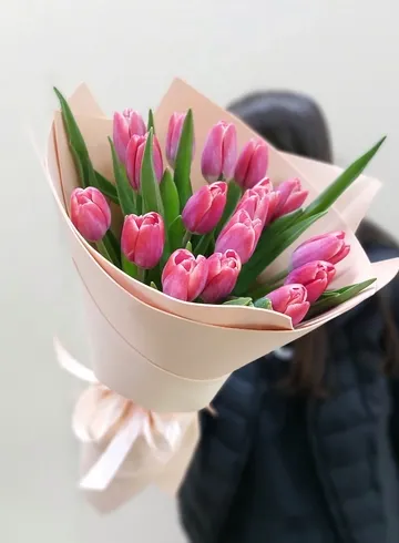 Букет 17 тюльпанов от интернет-магазина цветов в Ижевске