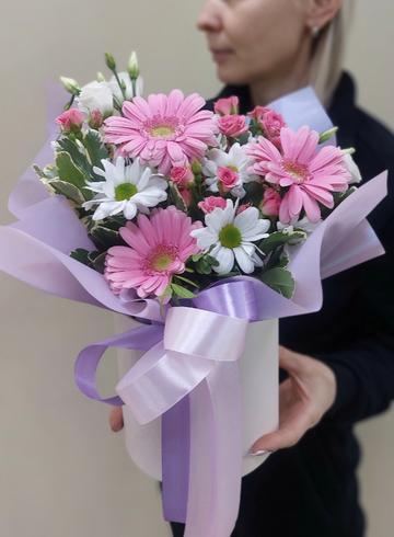 Цветочная композиция с герберами  от интернет-магазина цветов в Ижевске