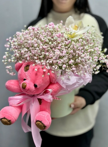 Композиция  +мишка  от интернет-магазина цветов в Ижевске