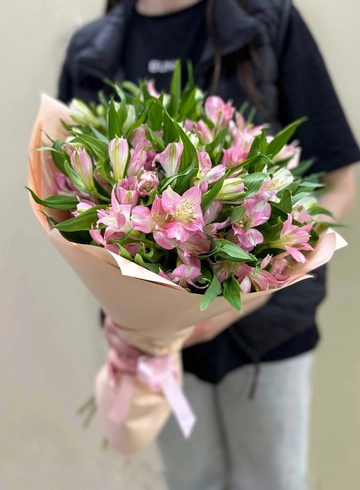 Монобукет 15 альстромерий от интернет-магазина цветов в Ижевске