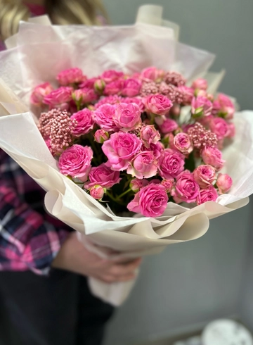 Букет из кустовых роз от интернет-магазина цветов в Ижевске