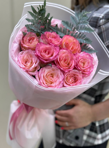 Монобукет 9 роз Джумилия от интернет-магазина цветов в Ижевске