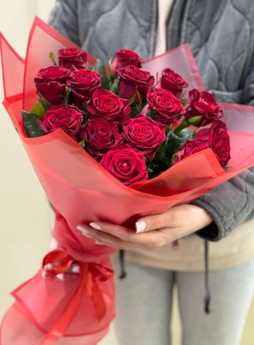 Букет 15 красных роз &laquo;Любовь&raquo; от интернет-магазина цветов в Ижевске