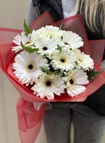 Букет 9 белых гербер  от интернет-магазина цветов в Ижевске