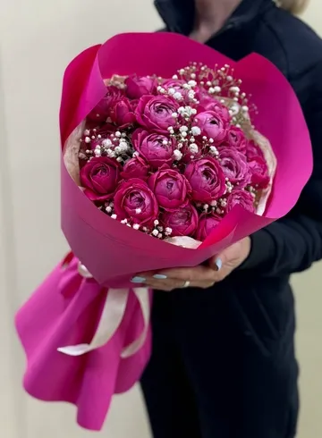 Нежный букет с кустовыми розами от интернет-магазина цветов в Ижевске