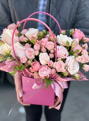 Цветочная композиция &laquo;Волна любви&raquo; от интернет-магазина цветов в Ижевске