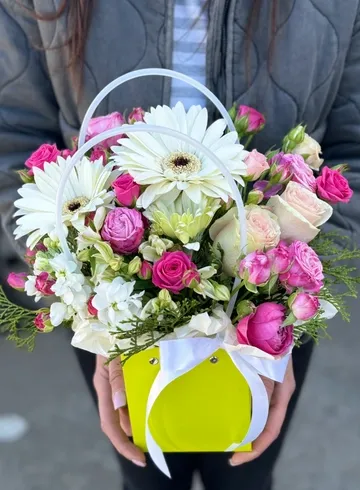 Цветочная композиция с герберами &laquo;Флория&raquo; от интернет-магазина цветов в Ижевске