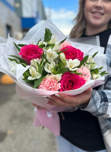 Букета с альстромериями &laquo;Вихрь красок&raquo; от интернет-магазина цветов в Ижевске