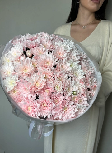 Букет из 11 кустовых розовых хризантем «Сияние» от интернет-магазина цветов в Ижевске