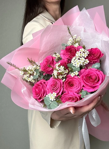 Букет с розами и хамелациумом от интернет-магазина цветов в Ижевске