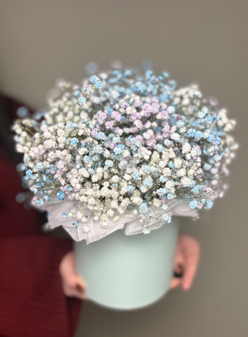 Гипсофила в шляпной коробке XL от интернет-магазина цветов в Ижевске