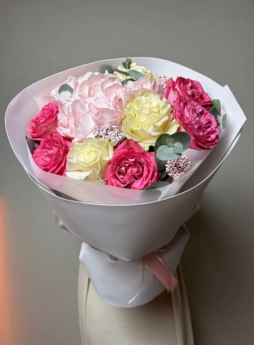 Букет с гортензией «Розовая зефирка»  от интернет-магазина цветов в Ижевске